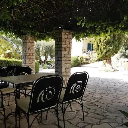 Gerekos Island アパート *