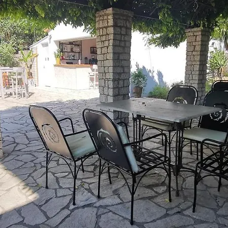 Gerekos Island アパート