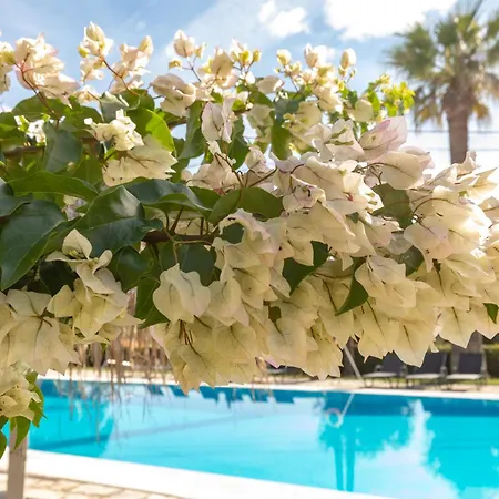 アパート Gerekos Island コントカリ