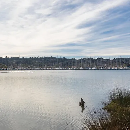 Gerekos Island アパート