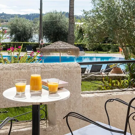 アパート Gerekos Island コントカリ