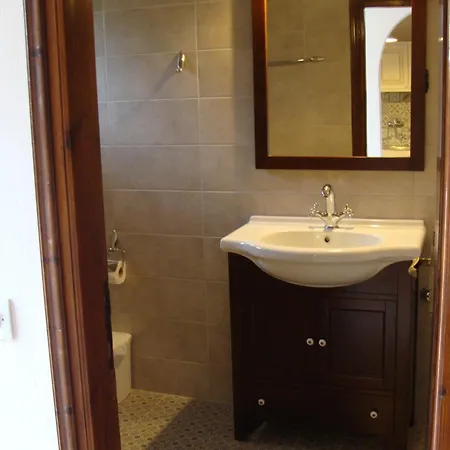 アパート Gerekos Island コントカリ